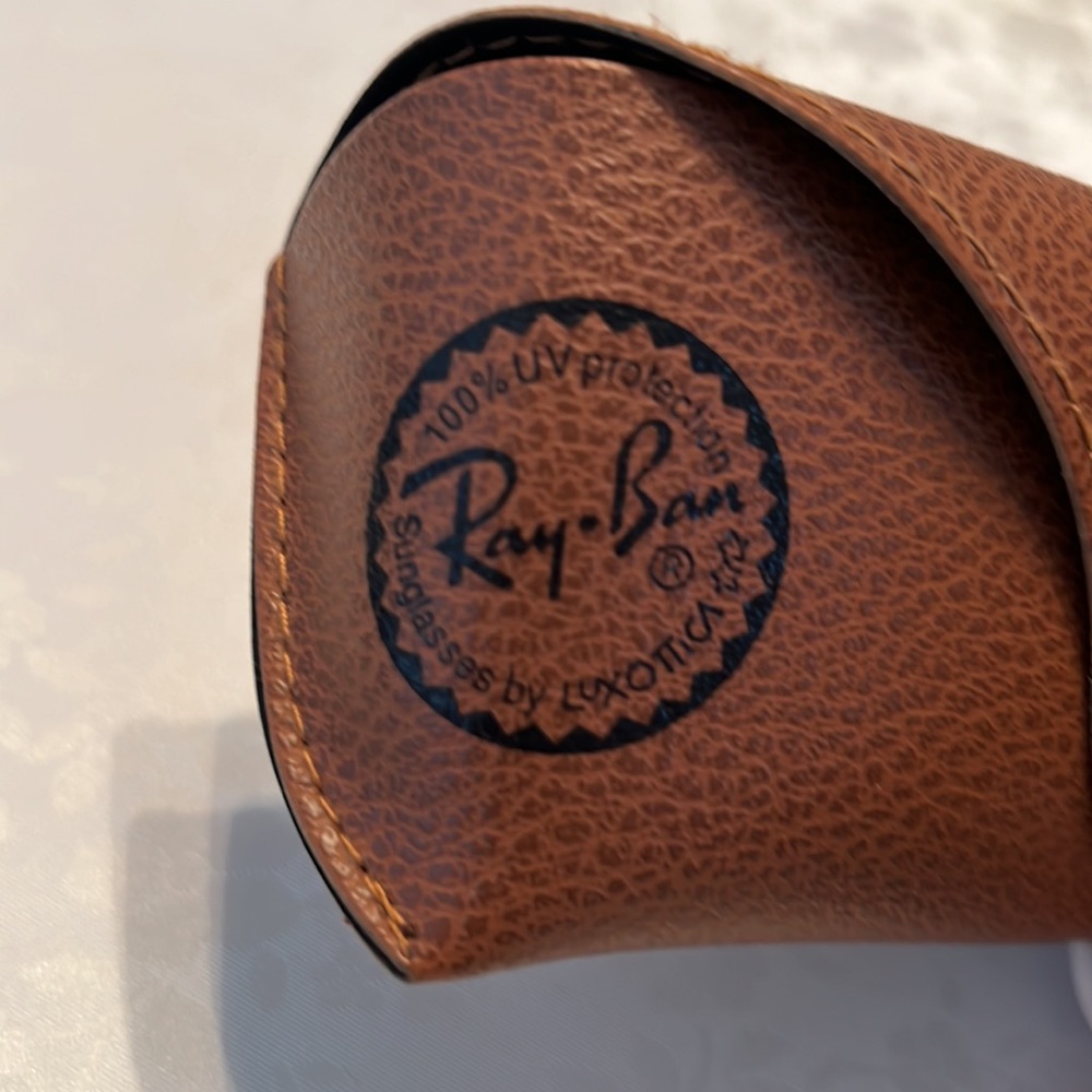 Ray-Ban  eyeglass  case - Picture 2 of 4